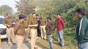 उन्नाव में पान मसाल लेकर जा रहे लोडर को कार सवार बदमाशों ने लूटा।
