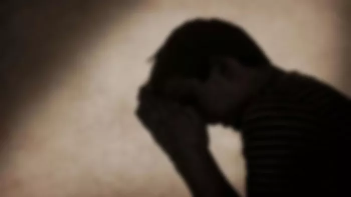 युवक का दावा है कि कार सवार चार युवतियाें ने उसे अगवा कर लिया। सांकेतिक