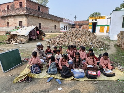 https://www.jagranimages.com/images/newimg/21112022/21_11_2022-schools_merged_23219362.jpg