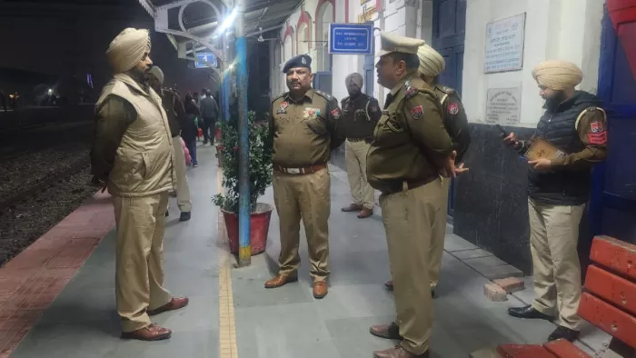 खन्ना में पुलिस का विशेष चेकिंग अभियान