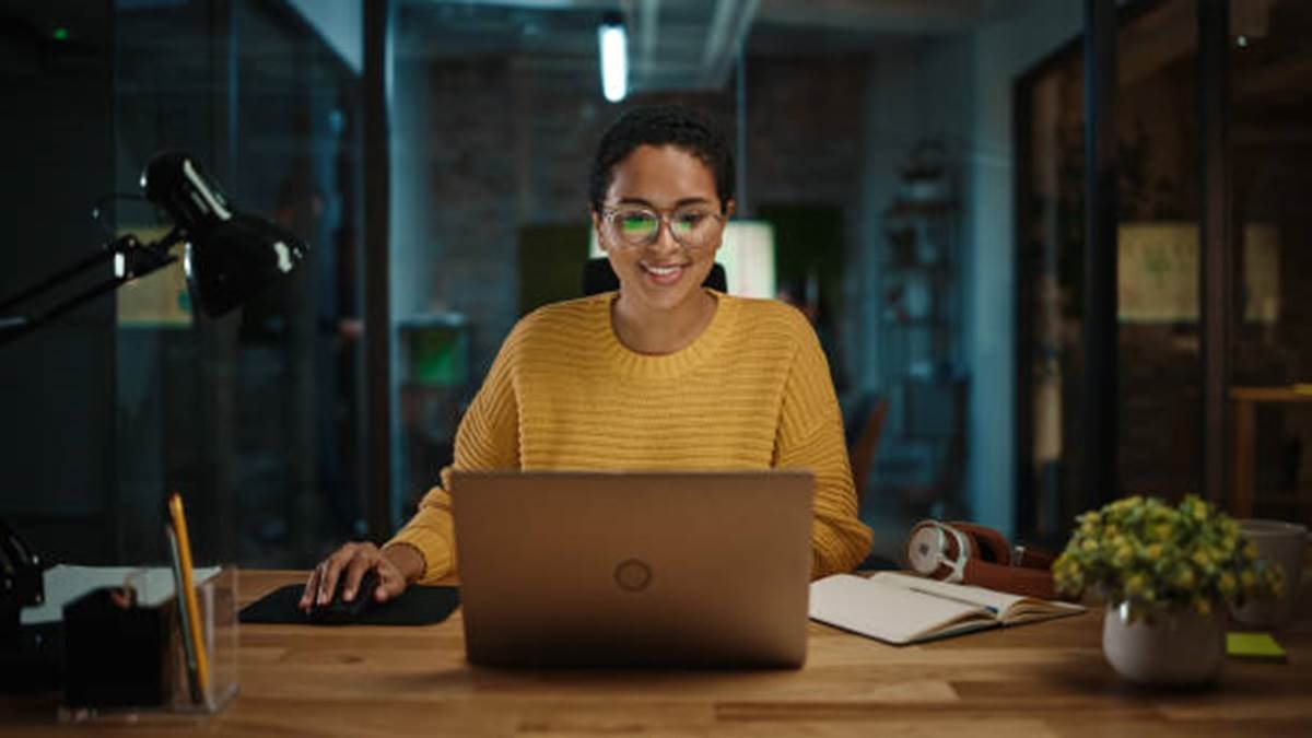 अमेज़न डील्स बिंदास दे रहा HP Premium Laptops पर 33% की छूट, ये HP Laptops ना हैंग, ना हीट होने की देंगे झंझट