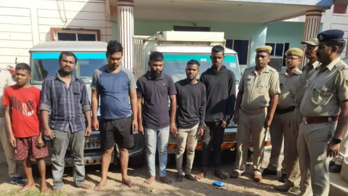 सोनपुर पुलिस की बड़ी कार्रवाई, सरगना समेत छह चोर दबोचे गए; भारी मात्रा में सामान बरामद