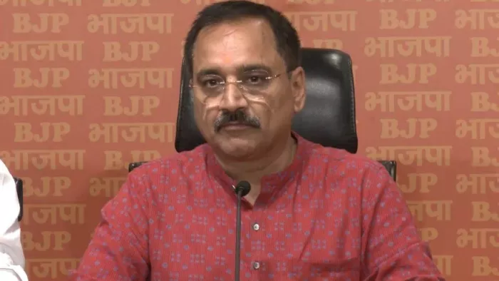 दिल्ली भाजपा अध्यक्ष को चुनाव आयोग का कारण बताओ नोटिस