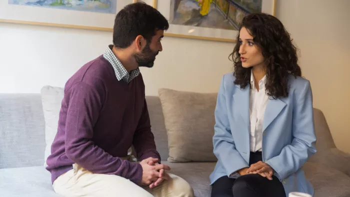Relationship Advice: रिलेशनशिप में असुरक्षा की भावना से ऐसे निपटें