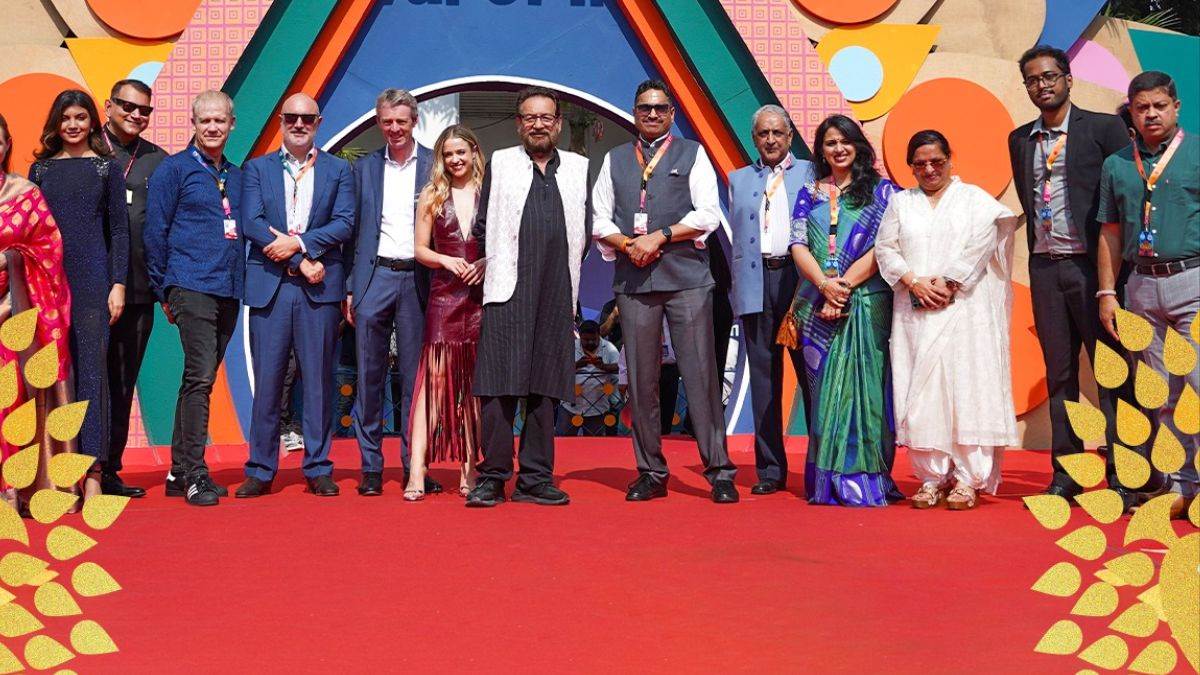 https://www.jagranimages.com/images/newimg/21112024/21_11_2024-iffi_2024_2_23834862.jpg
