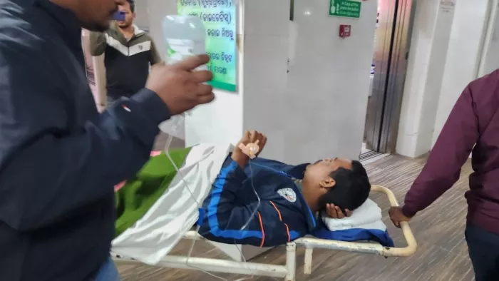 Naxalites on Chhattisgarh Odisha border नक्सलियों और जवानों की मुठभेड़।