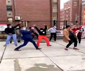 इस वीडियो को खबर लिखे जाने तक 44 लाख से अधिक बार देखा गया है।