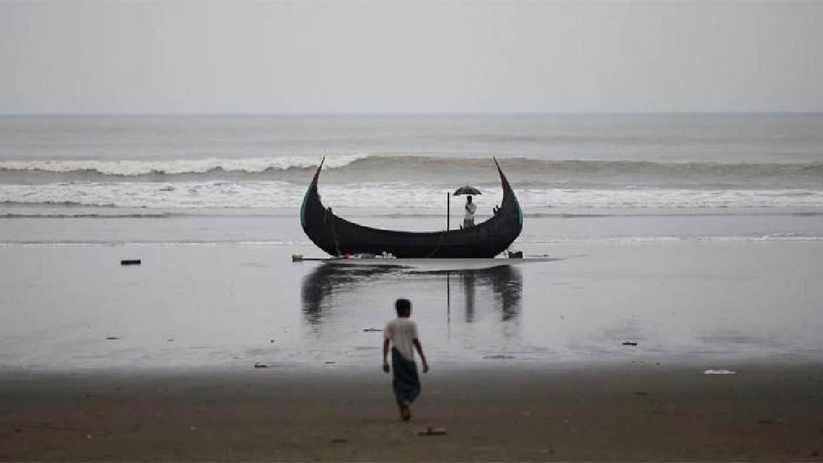 at least a 100 rohingya stranded in boat off india coast many dead