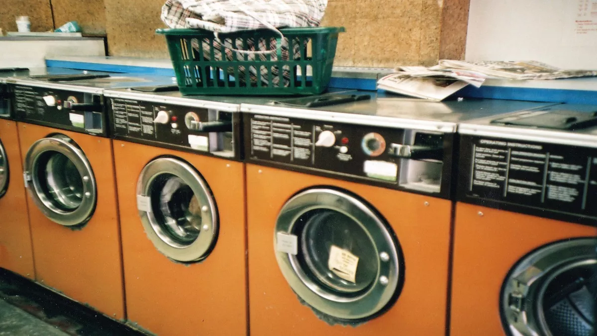 Washing Machine Price: लेटेस्ट फीचर्स वाले ये वॉशिंग मशीन बिजली भी बचाएंगे और पानी भी, अब धो डालो!