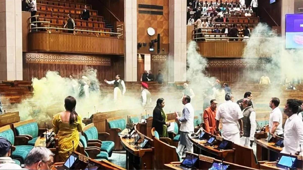 https://www.jagranimages.com/images/newimg/21122023/21_12_2023-parliament_security_breach_23610271.jpg