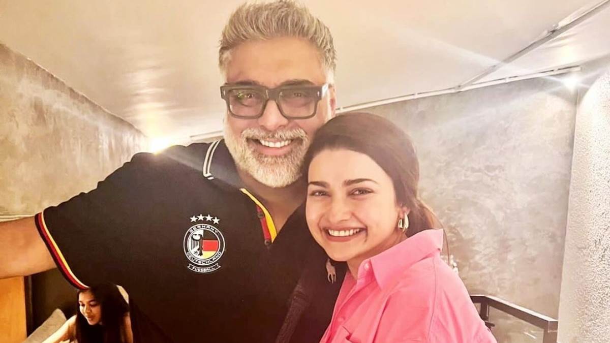 https://www.jagranimages.com/images/newimg/21122023/21_12_2023-prachi_desai_and_ram_kapoor_23610388.jpg