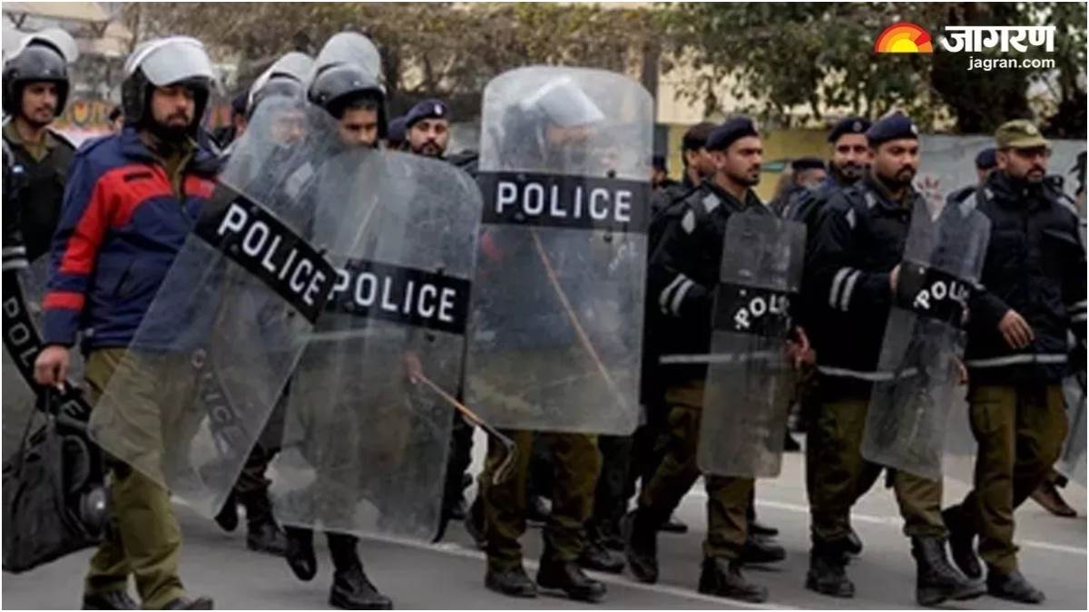 https://www.jagranimages.com/images/newimg/21122024/21_12_2024-pak_police_23853223.jpg