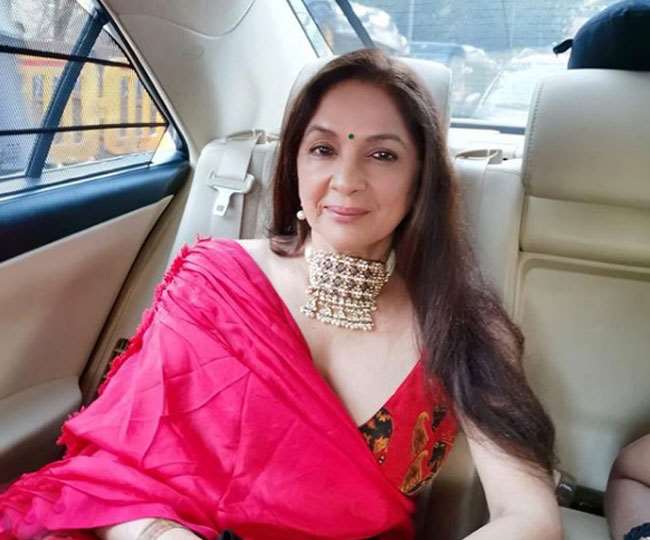 https://www.jagranimages.com/images/newimg/22012020/22_01_2020-neena-gupta-red-saree_19960702.jpg