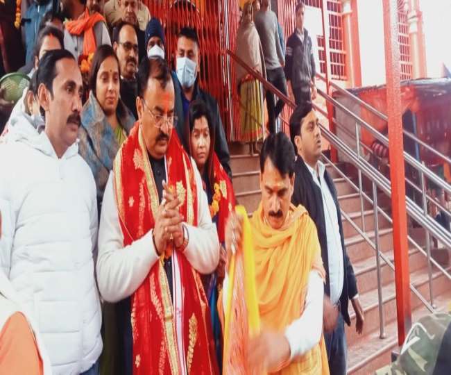 डिप्टी सीएम केशव प्रसाद ने कौशांबी के कड़ा धाम में पहुंचकर पूजा अर्चना की