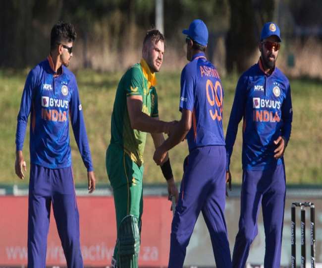 भारत और साउथ अफ्रीका के खिलाड़ी मैच के बाद (एपी फोटो)