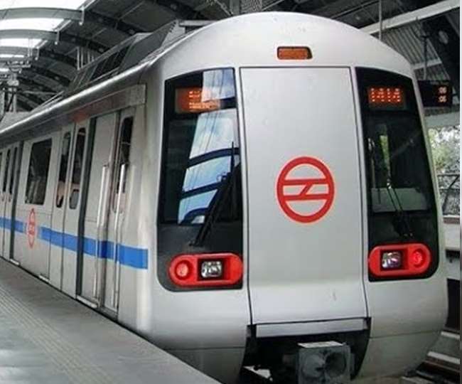 वीकेंड कर्फ्यू के लिए यह है दिल्ली मेट्रो की जारी की नई गाइडलाइन, खबर पढ़ने के बाद करें यात्रा