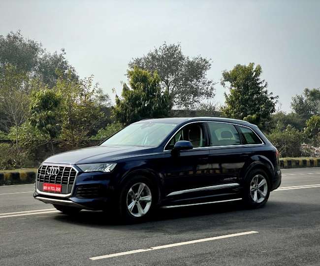 2022 Audi Q7 review: मर्सिडीज GLE और बीएमडब्ल्यू X5 को टक्कर देने को तैयार ऑडीQ7