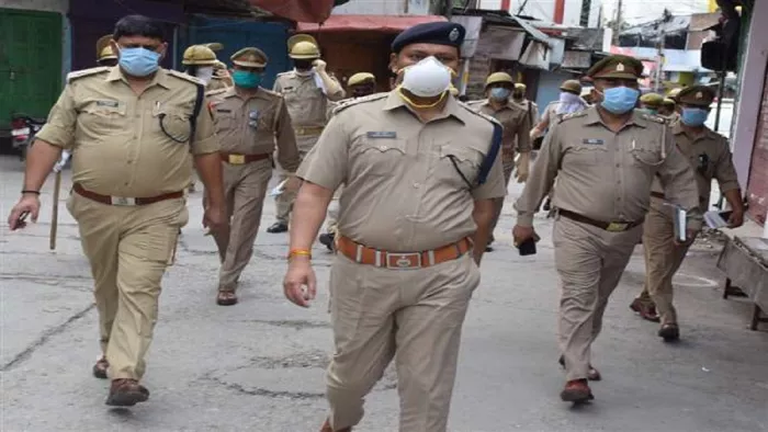 पुलिस ने 19 साल की इकरा जीवानी को फारेन रीजिनल रेजिस्ट्रेशन आफिस के अफसरों को सौंप दिया है।