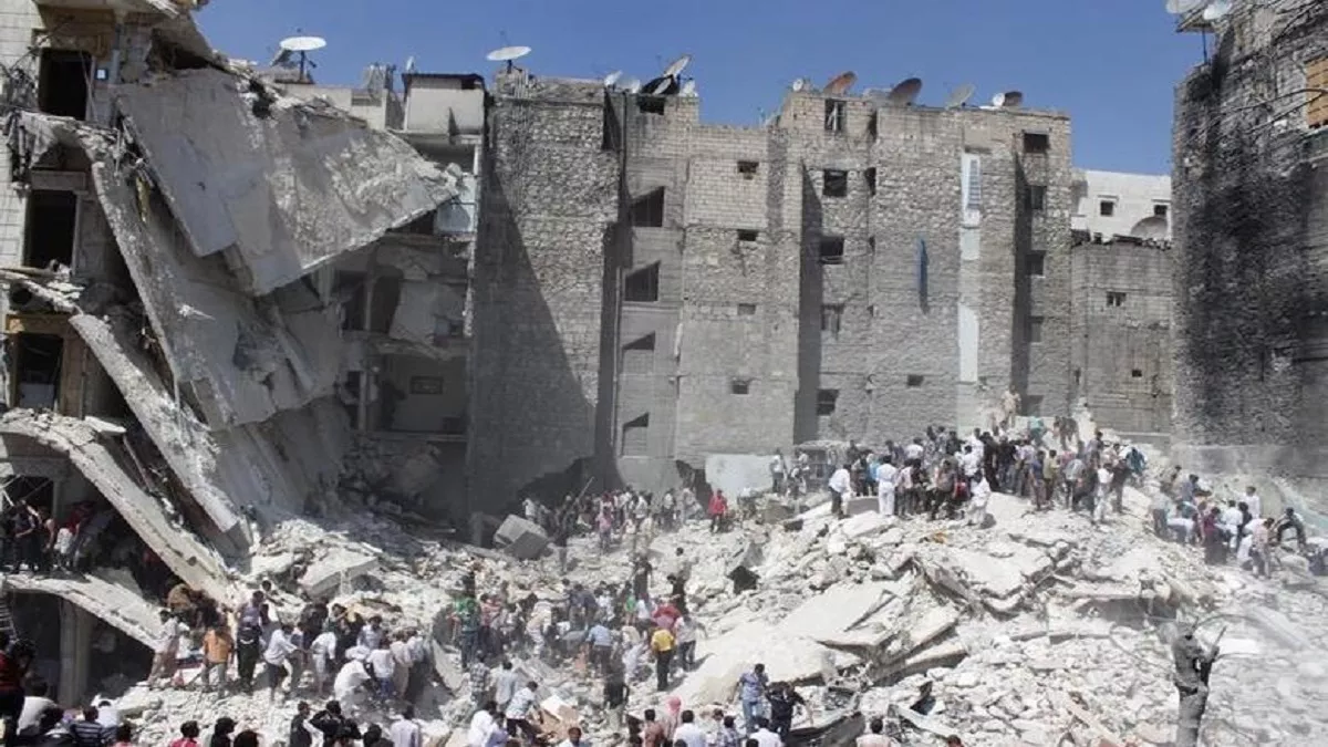 सीरिया के अलेप्पो शहर में 5 मंजिला इमारत ढही, 10 लोगों की मौत PIC: Representative reuters