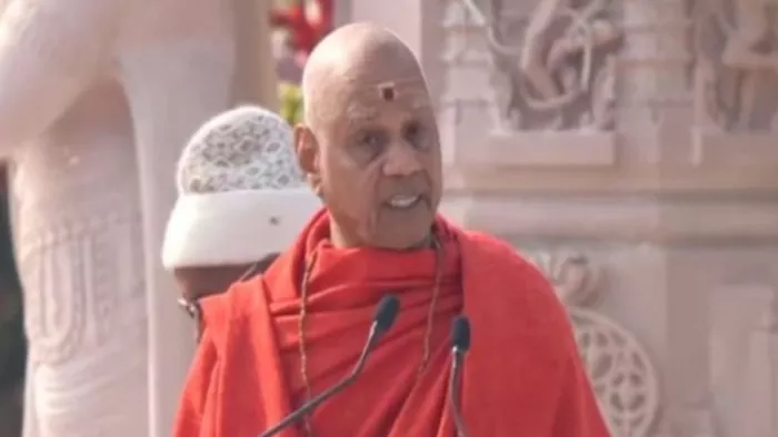 पूरे विश्व में शुरू हुआ दीपोत्सवः स्वामी गोविंद देव गिरि। फोटोः एएनआई।