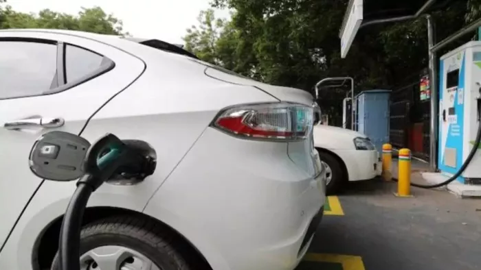 Electric Vehicles को जल्द सस्ता और टिकाऊ बैटरी विकल्प मिल सकता है।