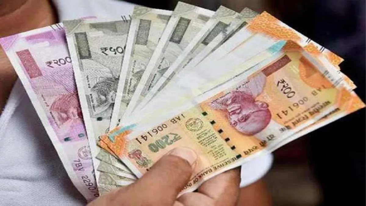 Saving Account: सेविंग अकाउंट के साथ ग्राहकों को मिलते हैं ये बेनिफिट्स, जान लें तो फायदे में रहेंगे आप