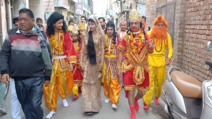 रामलीला में हनुमान का रोल निभा रहे शख्स की हार्ट अटैक से मौत।