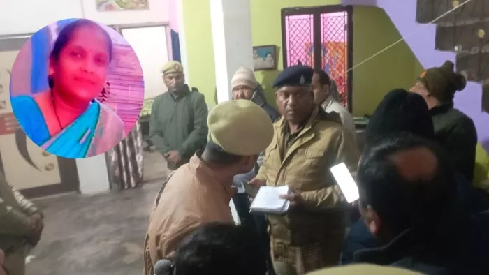 मौके पर जुटी पुलिस, इनसेट में मृतक महिला। जागरण