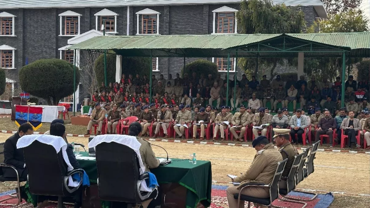 Uttarakhand Nikay Chunav: 800 से अधिक सुरक्षा कर्मी संभालेंगे निकाय चुनाव में सुरक्षा-व्यवस्था का जिम्मा, द‍िए गए न‍िर्देश