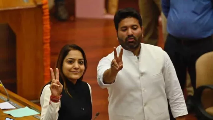 ल्ली को लंबे इंतजार के बाद आखिरकार बुधवार को मेयर के साथ-साथ डिप्टी मेयर भी मिल गया है।