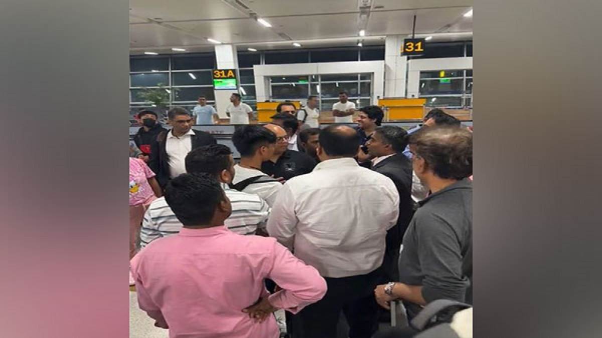 https://www.jagranimages.com/images/newimg/22022023/22_02_2023-air_india_flight_23337188.jpg