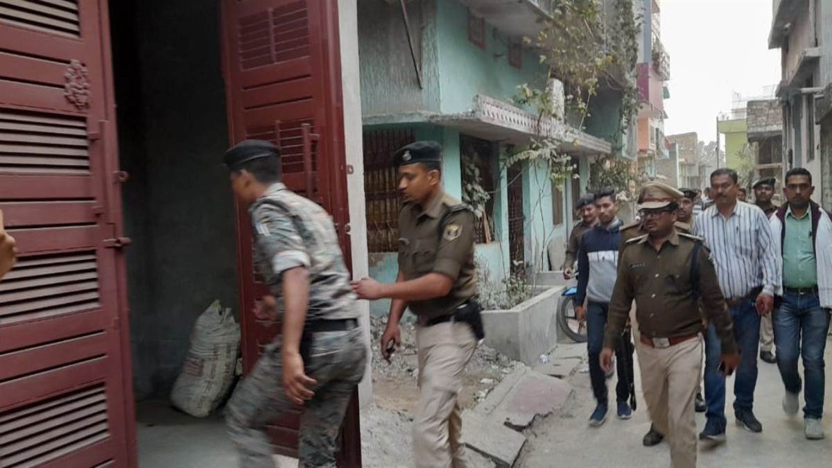 dead body of woman constable found hanging from fan in room in bettiah