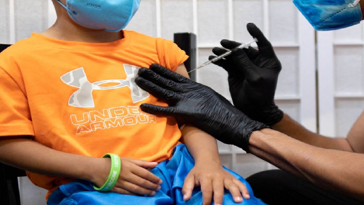 https://www.jagranimages.com/images/newimg/22022023/22_02_2023-vaccine_23336991_85824410.jpg