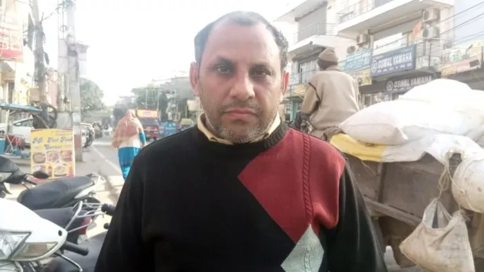 Delhi Traffic News: नरेला के कई रास्तों पर यातायात का दबाव बढ़ा, आवाजाही हुई मुश्किल