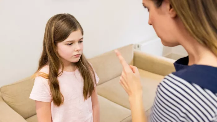 बच्चों से ना कहें ऐसी बातें, जो कर सकती हैं उन्हें डिस्टर्ब