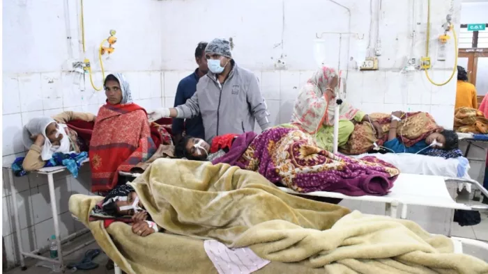 मैट्रिक परीक्षा के अंतिम दिन बुधवार को एमएसकेबी केंद्र पर परीक्षा देने आईं 40 छात्राओं की तबीयत बिगड़ गई।