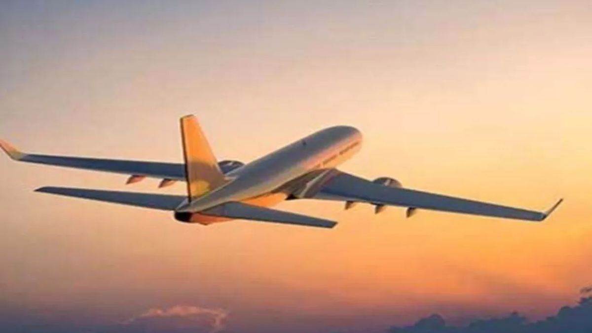 https://www.jagranimages.com/images/newimg/22022025/22_02_2025-plane__23889121.jpg