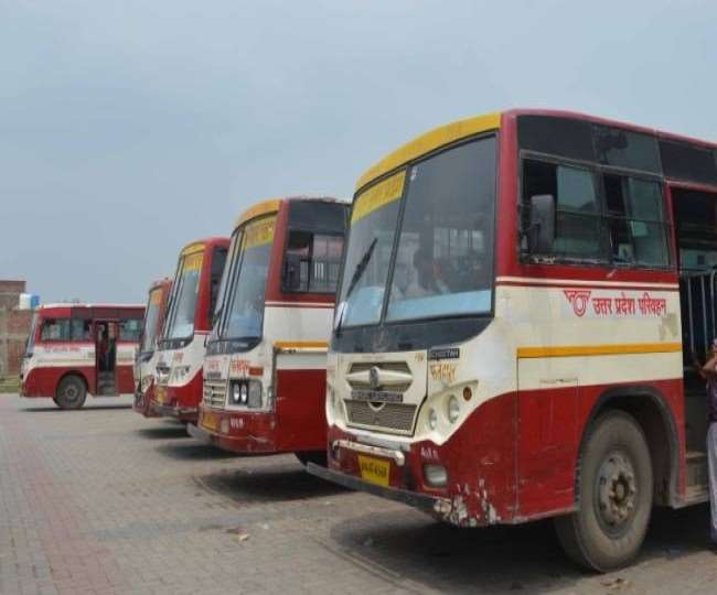 https://www.jagranimages.com/images/newimg/22032021/22_03_2021-unfit_roadways_bus_21487451.jpg