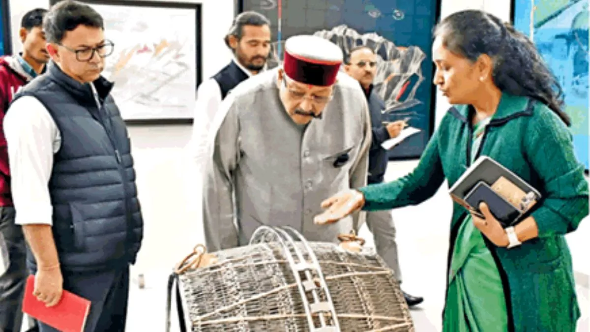 Dehradun: मंत्री ने आर्ट गैलरी का किया औचक निरीक्षण, पेंटिंग की साफ-सफाई ना होने पर अधिकारियों को लगाई फटकार