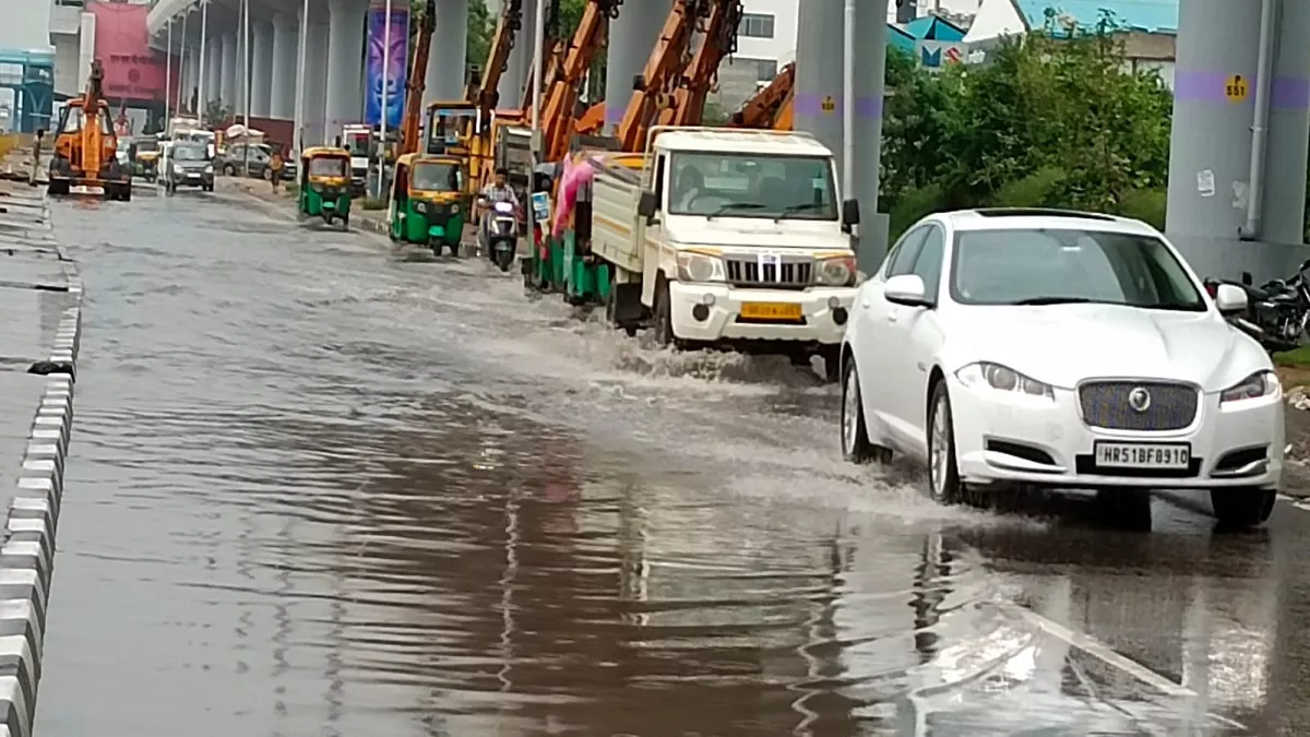 Delhi Weather Update: दिल्ली-NCR में फिर बिगड़ेगा मौसम का रुख, शुक्रवार को हो सकती है बारिश