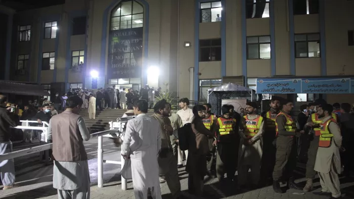Earthquake In Pakistan: भूकंप से कांपा पाकिस्तान, खैबर पख्तूनख्वा में 9 लोगों की मौत (फोटो एपी)