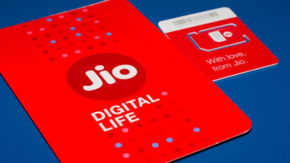 एक बार रिचार्ज के बाद साल भर की छुट्टी, अनलिमिटेड कॉलिंग के साथ Jio दे रहा दनादन इंटरनेट स्पीड