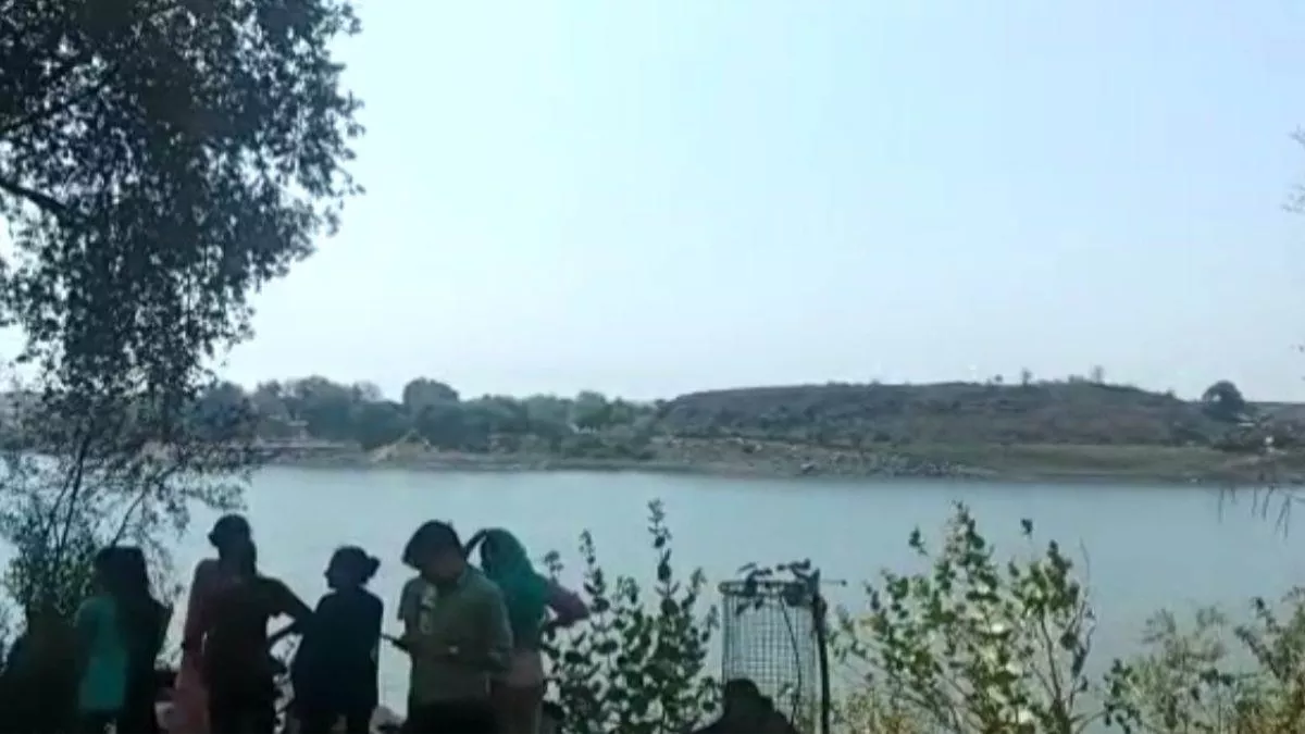 MP: बड़वानी में नर्मदा नदी में नहाने के दौरान तब्लीगी जमात के चार लोग डूबे, 3 के शव बरामद; एक की तलाश जारी