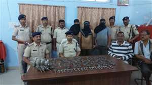 बिहार एसटीएफ एवं बंगाल एसटीएफ की टीम ने धमदाहा के कुकरौन में पकड़ी हथियार बनाने की मिनी गन फैक्ट्री।