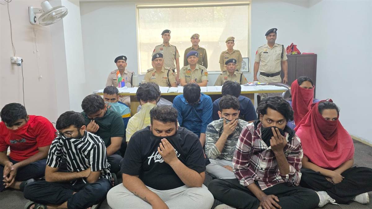https://www.jagranimages.com/images/newimg/22032025/22_03_2025-22gur_5_22032025_133.jpg