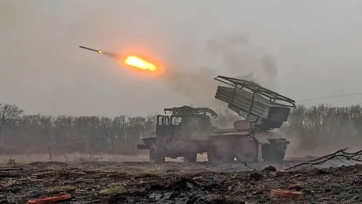https://www.jagranimages.com/images/newimg/22032025/22_03_2025-russia_war___23904286.jpg
