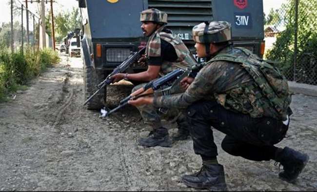 Jammu News: रियासी में सुरक्षाबलों और आतंकियों के बीच मुठभेड़ जारी, एक आतंकी  ढेर, सुरक्षाकर्मी घायल - Encounter continues between security forces and  terrorists at Chasana in jammu