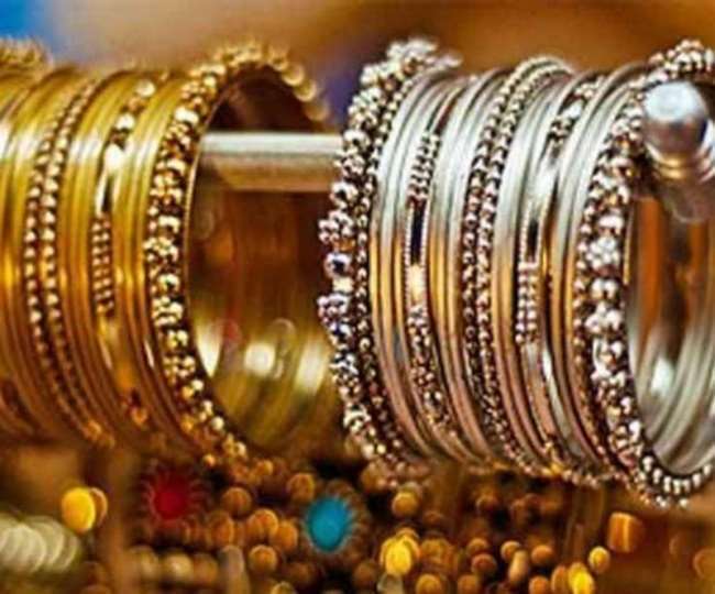 सोने और चांदी की कीमत कोरोना वायरस संक्रमण काल में तेजी से बढ़ रही है।