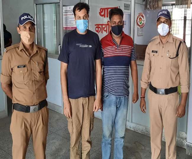 पुलिस ने हैदराबाद व पंजाब के बीच चल रहे आइपीएल में सट्टा लगवाने वाले गिरोह का पर्दाफाश किया।