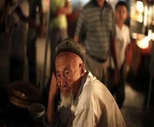 चीन में उइगरों ने कट्टर मुस्लिम की छाप के डर से नहीं रखा 'रोजा'